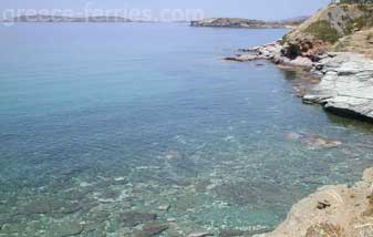 Batsi Playas para la isla de Andros en Ciclades, Islas Griegas, Grecia