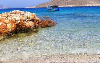 Giali Playas de Calki en Dodecaneso, Islas Griegas, Grecia