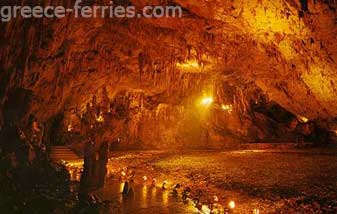 Cueva de Drakena Cefalonia en Ionio Grecia
