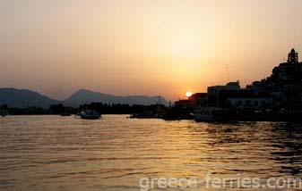 Poros en Golfo Sarónico, Islas Griegas, Grecia